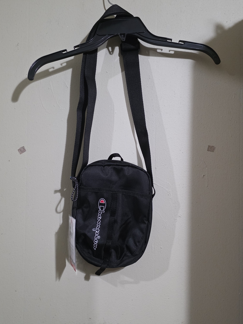 NWT Champion Black Crossbody Mens With Front Logo